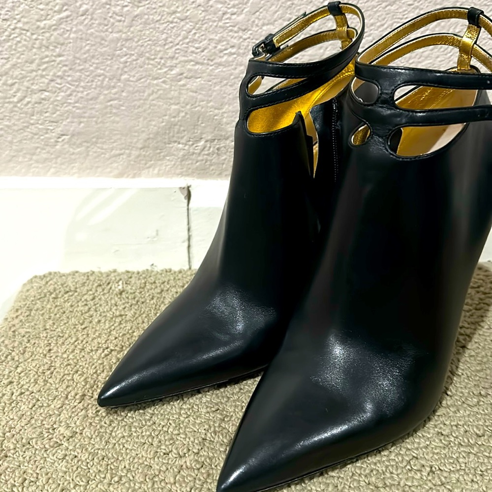 Sexy Black Bottega Veneta Leather Heel/Bootie
